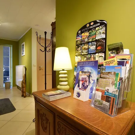 Beautiful Gite In Former Farmhouse With Garden Gerimont