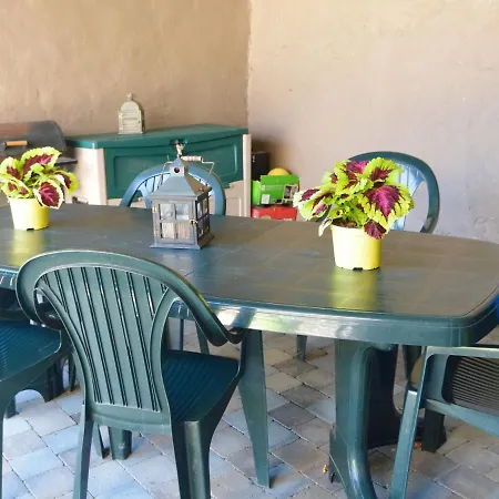 Holiday home Beautiful Gite In Former Farmhouse With Garden Gerimont